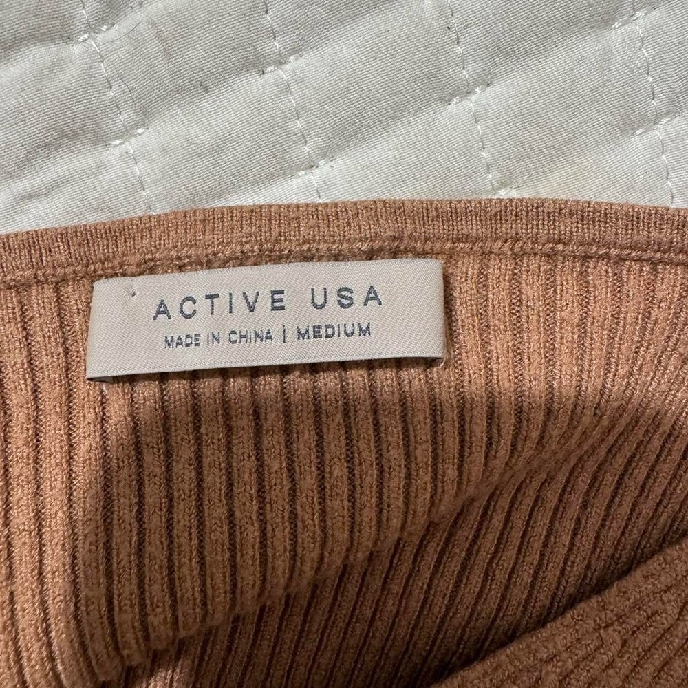 Tan Ribbed Sweater - Picture 4 of 4